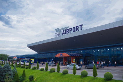 Mai multe impuscaturi la Aeroportul International Chisinau. Autoritatile confirma primele victime Mai multe impuscaturi la Aeroportul International Chisinau. Autoritatile confirma primele victime