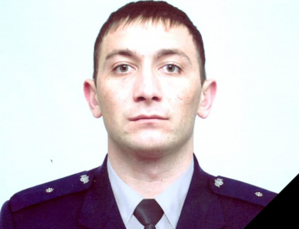 Politistul de Frontiera Serghei Muntean a fost ucis in atacul armat de la Aeroportul Chisinau Politistul de Frontiera Serghei Muntean a fost ucis in atacul armat de la Aeroportul Chisinau