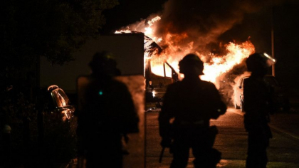 Franta arde pentru a patra noapte la rand. Explozie in Marsilia. Haosul se raspandeste in Belgia si in teritoriile franceze din America - FOTO Franta arde pentru a patra noapte la rand. Explozie in Marsilia. Haosul se raspandeste in Belgia si in teritoriile franceze din America - FOTO