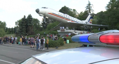 Starea atacatorului care a ucis doua persoane la Aeroportul Internationa Chisinau s-a inrautatit. Politia: „Se afla in stare extrem de grava”
