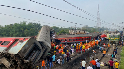 RAPORT: Cum s-a produs cel mai grav accident feroviar din India: Muncitorii au facut gresit legaturile la o bariera de cale ferata RAPORT: Cum s-a produs cel mai grav accident feroviar din India: Muncitorii au facut gresit legaturile la o bariera de cale ferata