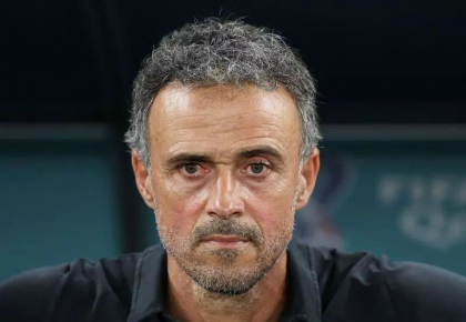 PSG si-a prezentat oficial noul antrenor PSG si-a prezentat oficial noul antrenor