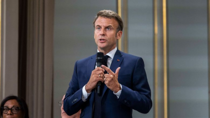 Macron ar vrea sa taie accesul la retelele sociale in timpul protestelor violente, pentru ca tinerii se organizeaza pe aceste platforme Macron ar vrea sa taie accesul la retelele sociale in timpul protestelor violente, pentru ca tinerii se organizeaza pe aceste platforme