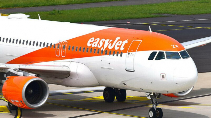 O companie aeriana a obligat 19 pasageri sa coboare din avion "pentru ca era prea greu sa decoleze” - VIDEO