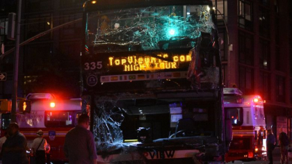 Accident grav in New York. Peste 80 de persoane au fost ranite dupa ce doua autobuze s-au ciocnit - FOTO