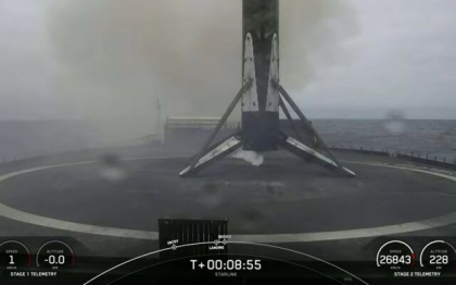 SpaceX a lansat 48 de sateliti Starlink. Racheta Falcon 9 a aterizat pe o nava pe mare SpaceX a lansat 48 de sateliti Starlink. Racheta Falcon 9 a aterizat pe o nava pe mare