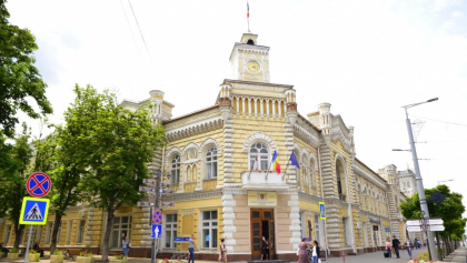 Primaria Chisinau va initia o ancheta in cazul celor 30 de copii care s-au intoxicat la o tabara de vara din capitala. Autoritatile locale vin cu detalii despre starea copiilor 