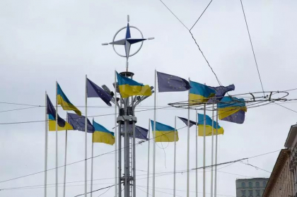 Alertele de raid aerian au rasunat la Kiev, dupa ce un avion de razboi rus ce poate transporta rachete supersonice a decolat la scurt timp dupa inceperea summitului NATO