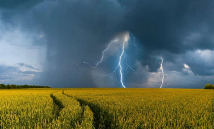 Ploi cu descarcari electrice in toata tara. Cum va fi vremea astazi, dar si in urmatoarele zile. Prognoza meteo