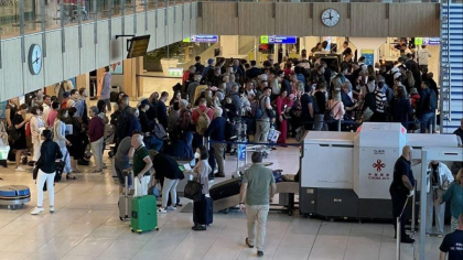Aeroportul International Chisinau, tot mai aglomerat. A fost convocat Comitetul National de Facilitare a Transporturilor Aeriene Aeroportul International Chisinau, tot mai aglomerat. A fost convocat Comitetul National de Facilitare a Transporturilor Aeriene