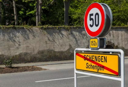 Parlamentul European cere ca Romania sa fie primita in Schengen anul acesta. Despagubiri pentru tara dupa discriminarea Austriei - rezolutie votata