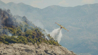 Zi de foc in Croatia. Caldura extrema din ultimele zile a provocat incendii de vegetatie ample Zi de foc in Croatia. Caldura extrema din ultimele zile a provocat incendii de vegetatie ample