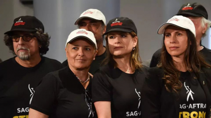 Cea mai mare greva din ultimii 60 de ani la Hollywood. Actorii se alatura protestului scenaristilor: „Suntem victime ale unei entitati foarte lacome”