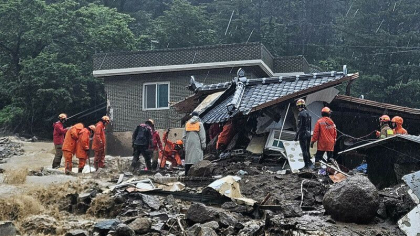 Bilantul victimelor alunecarilor de teren din Coreea de Sud este in crestere. Armata participa la operatiunea de salvare Bilantul victimelor alunecarilor de teren din Coreea de Sud este in crestere. Armata participa la operatiunea de salvare