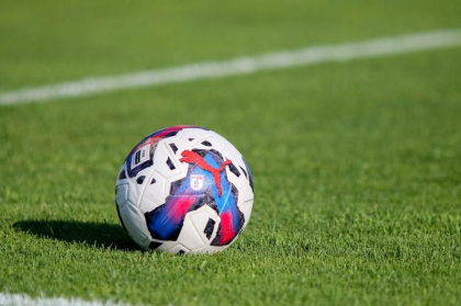 A executat un penalti cum nu se poate mai rau – Mingea a ajuns in afara stadionului - VIDEO A executat un penalti cum nu se poate mai rau – Mingea a ajuns in afara stadionului - VIDEO