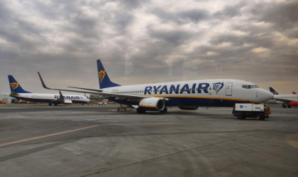 Incendiu pe aeroportul Catania din Italia. Zborurile, anulate pana miercuri Incendiu pe aeroportul Catania din Italia. Zborurile, anulate pana miercuri