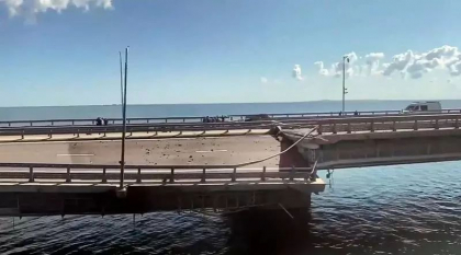Traficul rutier s-a redeschis partial pe podul din Crimeea lovit de ucraineni Traficul rutier s-a redeschis partial pe podul din Crimeea lovit de ucraineni