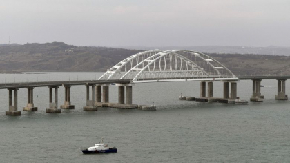 Cat il va costa pe Vladimir Putin repararea podului Kerci, avariat in urma unui atac Cat il va costa pe Vladimir Putin repararea podului Kerci, avariat in urma unui atac
