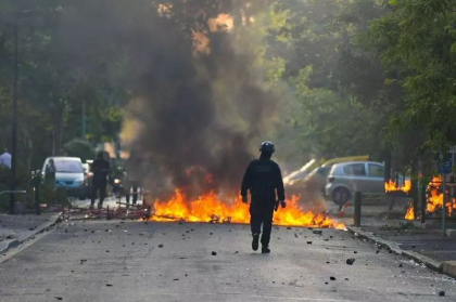 Peste 1.000 de persoane au fost condamnate la inchisoare in Franta dupa protestele violente izbucnite dupa uciderea lui Nahel Peste 1.000 de persoane au fost condamnate la inchisoare in Franta dupa protestele violente izbucnite dupa uciderea lui Nahel