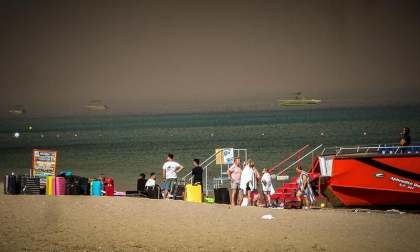 Imagini dramatice din insula greceasca Rodos, unde un incendiu de vegetatie face ravagii. Sute de turisti si localnici sunt evacuati - VIDEO Imagini dramatice din insula greceasca Rodos, unde un incendiu de vegetatie face ravagii. Sute de turisti si localnici sunt evacuati - VIDEO