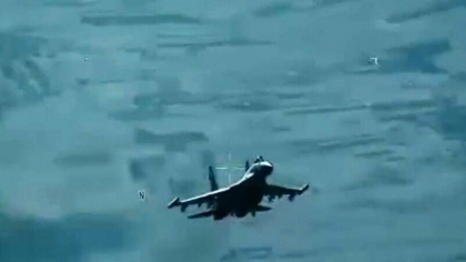 Confruntare aeriana intre Rusia si SUA deasupra Siriei. Un avion rusesc a avariat o drona americana - VIDEO