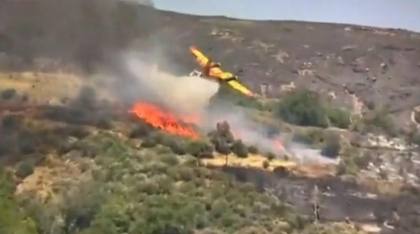 Un avion de stingere a incendiilor s-a prabusit in Grecia pe insula Evia dupa ce pilotii au pierdut controlul - VIDEO Un avion de stingere a incendiilor s-a prabusit in Grecia pe insula Evia dupa ce pilotii au pierdut controlul - VIDEO