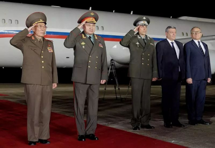 Soigu, primit pe covorul rosu la Phenian. Coreea de Nord „sustine total” Rusia, care „lupta pentru a apara drepturile suverane” Soigu, primit pe covorul rosu la Phenian. Coreea de Nord „sustine total” Rusia, care „lupta pentru a apara drepturile suverane”