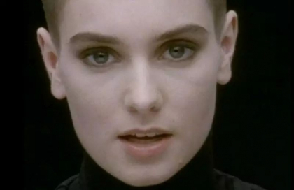 „Nothing Compares 2 U”: Povestea mai putin cunoscuta a hitului lui Sinead O'Connor - VIDEO „Nothing Compares 2 U”: Povestea mai putin cunoscuta a hitului lui Sinead O'Connor - VIDEO