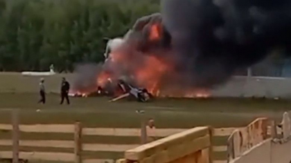 Un elicopter Mi-8 s-a prabusit dupa ce a lovit fire electrice in timpul aterizarii, in Siberia. Sase morti si mai multi raniti - VIDEO Un elicopter Mi-8 s-a prabusit dupa ce a lovit fire electrice in timpul aterizarii, in Siberia. Sase morti si mai multi raniti - VIDEO