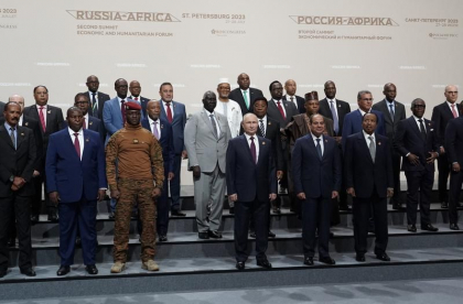 Vladimir Putin: Propunerea africana ar putea fi o baza pentru pace, dar atacurile ucrainene o fac greu de realizat Vladimir Putin: Propunerea africana ar putea fi o baza pentru pace, dar atacurile ucrainene o fac greu de realizat