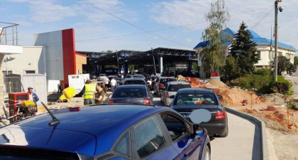Atentie, calatori. Trafic intensiv la vama Sculeni pe sensul de intrare in Republica Moldova Atentie, calatori. Trafic intensiv la vama Sculeni pe sensul de intrare in Republica Moldova