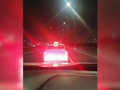 Un moldovean - retinut in Israel, dupa ce a furat un taxi in care se afla un pasager: pentru a-l opri, politia a fost nevoita sa traga in rotile vehiculului Un moldovean - retinut in Israel, dupa ce a furat un taxi in care se afla un pasager: pentru a-l opri, politia a fost nevoita sa traga in rotile vehiculului
