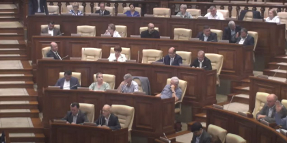 Socialistii au cerut audierea prim-ministrului Dorin Recean, in urma intemperiilor de saptamana trecuta. Initiativa, respinsa de deputati