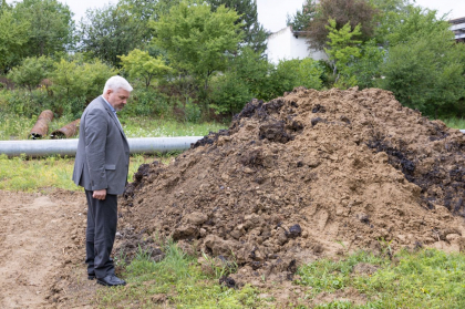 Noul director interimar al Termoelectrica a inspectat locul unde ar fi fost ingropata pacura - FOTO