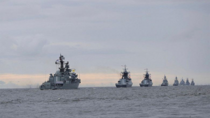 Rusii au inceput noi manevre militare in Marea Baltica, cu zeci de nave si avioane