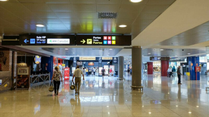Turisti rusi cu bijuterii in valoare de peste 8,5 milioane de euro, jefuiti pe aeroportul din Barcelona Turisti rusi cu bijuterii in valoare de peste 8,5 milioane de euro, jefuiti pe aeroportul din Barcelona