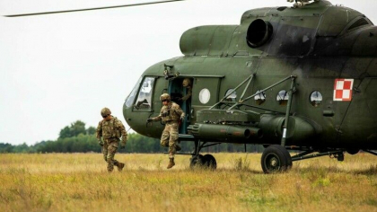 Polonia isi consolideaza cu elicoptere frontiera de est, de frica unor ”provocari” ruse si belaruse Polonia isi consolideaza cu elicoptere frontiera de est, de frica unor ”provocari” ruse si belaruse