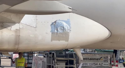 Scandal in Italia dupa ce un avion ce facea cursa Cagliari - Roma a fost peticit cu banda adeziva - FOTO Scandal in Italia dupa ce un avion ce facea cursa Cagliari - Roma a fost peticit cu banda adeziva - FOTO