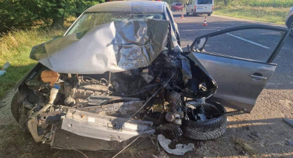 Un tanar care conducea cu viteza excesiva a murit intr-un accident de circulatie cumplit