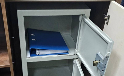 Partidul Renastere arata ce au gasit mascatii la sediul formatiunii, in urma perchezitiilor, dar si ce se afla in seif. Nesterovschi da vina pe guvernare. PAS: "Nu comentam" Partidul Renastere arata ce au gasit mascatii la sediul formatiunii, in urma perchezitiilor, dar si ce se afla in seif. Nesterovschi da vina pe guvernare. PAS: "Nu comentam"