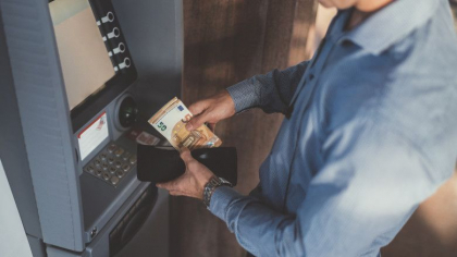 Din greseala, un ungur a primit 367 de salarii in loc de unul. Compania la care lucra a incurcat forintii cu euro Din greseala, un ungur a primit 367 de salarii in loc de unul. Compania la care lucra a incurcat forintii cu euro