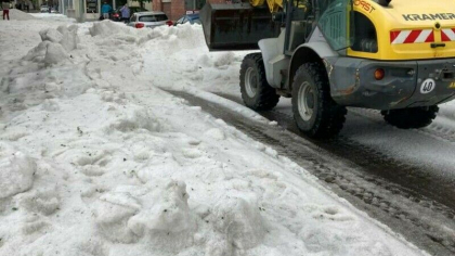 Pluguri de zapada scoase pe strazi, in plina vara, in Germania. Strat de gheata de 30 de cm, dupa o furtuna cu grindina - VIDEO