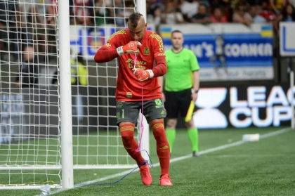 Portarul magician si-a calificat echipa in optimile Cupei Ligilor - Imagini nemaivazute pe un teren de fotbal - VIDEO Portarul magician si-a calificat echipa in optimile Cupei Ligilor - Imagini nemaivazute pe un teren de fotbal - VIDEO