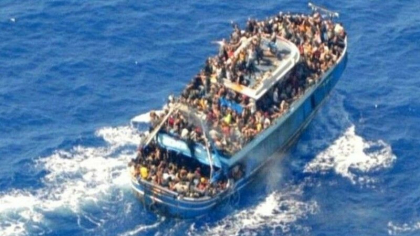 Cel putin 30 de migranti sunt dati disparuti dupa doua naufragii in Italia Cel putin 30 de migranti sunt dati disparuti dupa doua naufragii in Italia