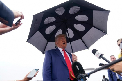 Trump critica nationala feminina a SUA, eliminata in optimi la Cupa Mondiala de fotbal: „Este esecul miscarii woke” Trump critica nationala feminina a SUA, eliminata in optimi la Cupa Mondiala de fotbal: „Este esecul miscarii woke”