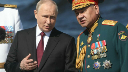 Soigu: Rusia isi va consolida fortele in vest pentru a contracara amenintarea NATO. Occidentul duce un razboi prin procura