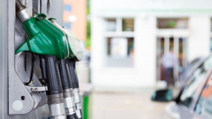 Benzina se ieftineste, iar motorina continua sa se scumpeasca. Noile preturi stabilite de ANRE pentru carburanti - FOTO Benzina se ieftineste, iar motorina continua sa se scumpeasca. Noile preturi stabilite de ANRE pentru carburanti - FOTO