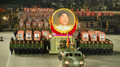 Kim Jong Un l-a destituit pe seful armatei si se pregateste de razboi. Coreea de Nord sustine ca va fi invadata Kim Jong Un l-a destituit pe seful armatei si se pregateste de razboi. Coreea de Nord sustine ca va fi invadata