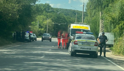 O femeie a fost spulberata de o ambulanta in timp ce traversa strada neregulamentar, la Soroca O femeie a fost spulberata de o ambulanta in timp ce traversa strada neregulamentar, la Soroca