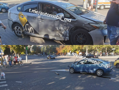 Accident in capitala, dupa ce doua masini s-au lovit intr-o intersectie din sectorul Riscani. Doua persoane - transportate la spital - FOTO Accident in capitala, dupa ce doua masini s-au lovit intr-o intersectie din sectorul Riscani. Doua persoane - transportate la spital - FOTO